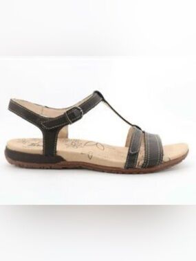 Tara M Evie leather comfort walking sandals with buckle and Valcro closure sz 11